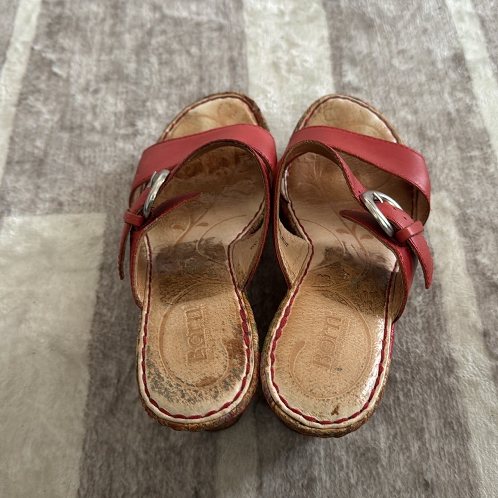BORN red leather wedges - Picture 3 of 8